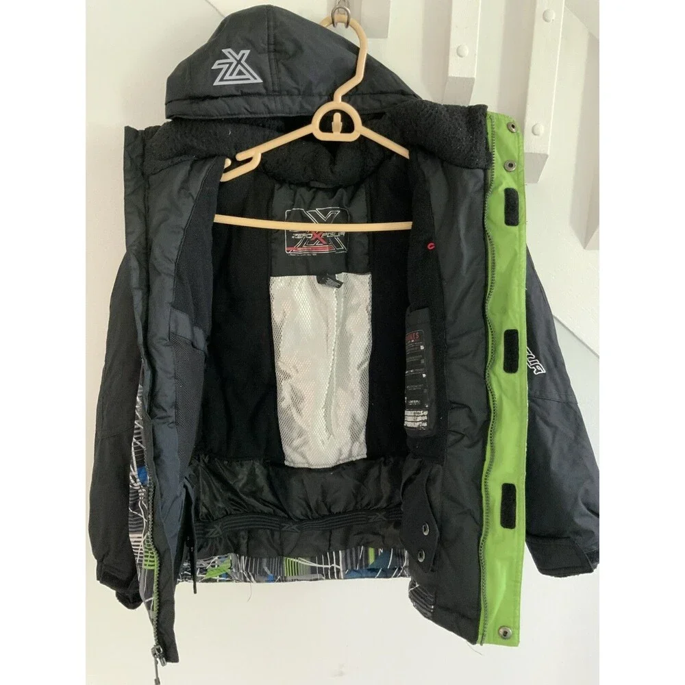 ZeroXposur Boys Ski Snowboard Winter  Jacket  With Powder Skirt Size 8